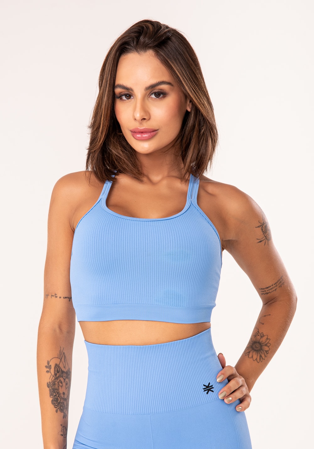 Top fitness feminino azul claro canelado com alças duplas seamless