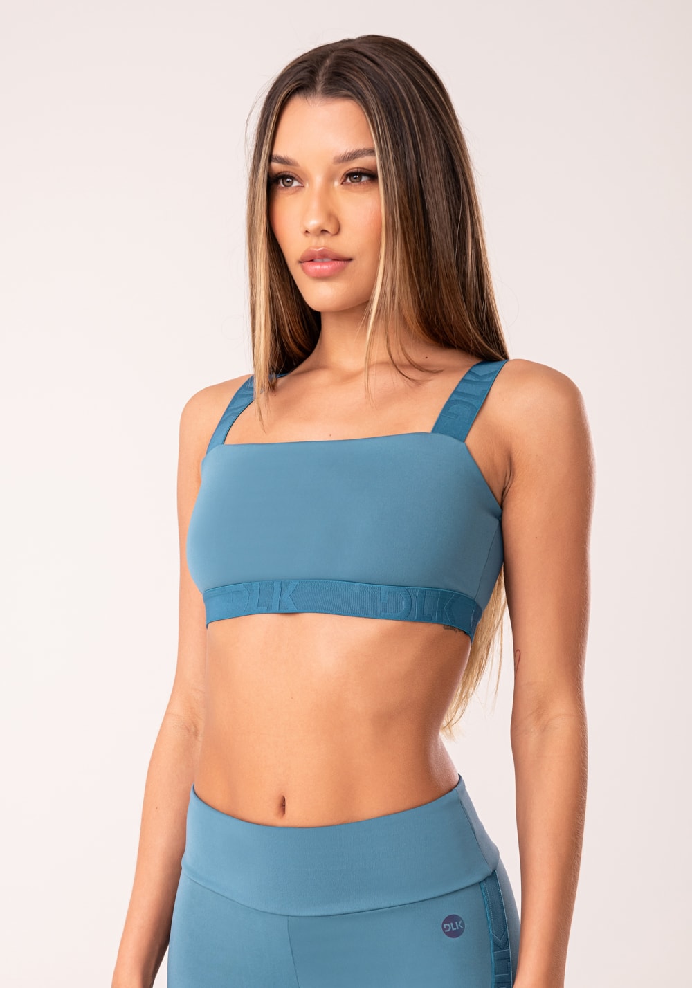 Top fitness feminino azul com decote reto e elástico oasis