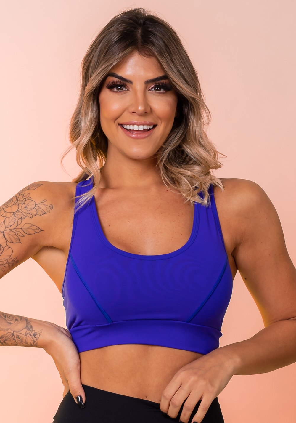 Top fitness feminino azul royal com recortes básico