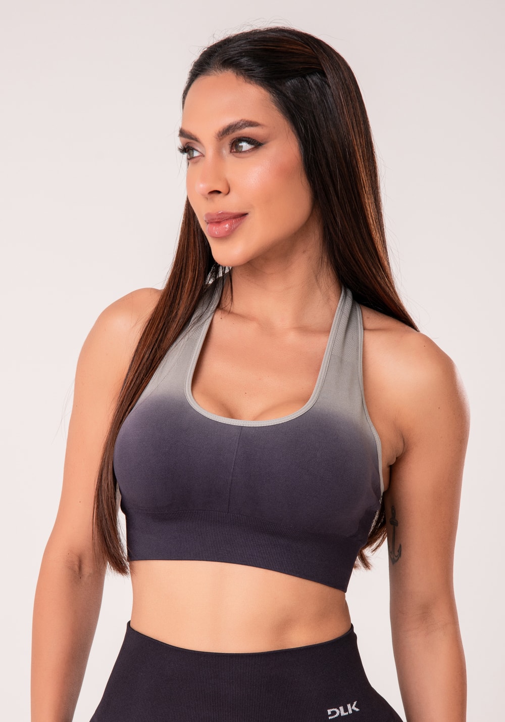Top fitness feminino nadador preto degradê com bojo seamless+