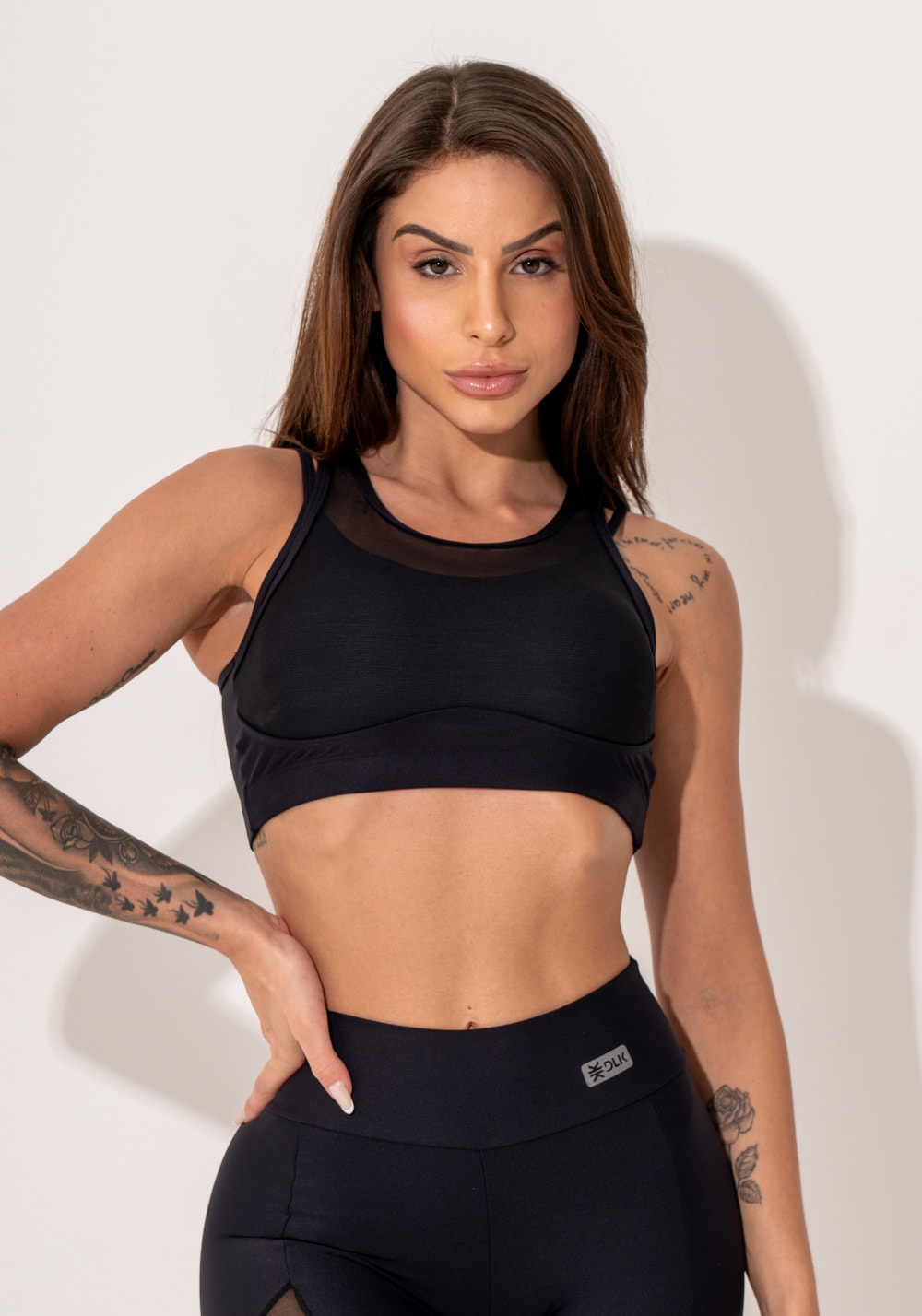 Top fitness feminino preto com tule sobreposto intense dlk
