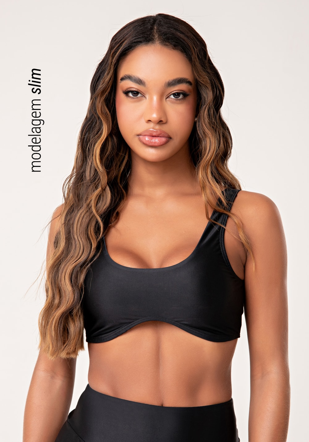 Top fitness feminino preto underboob com bojo lush