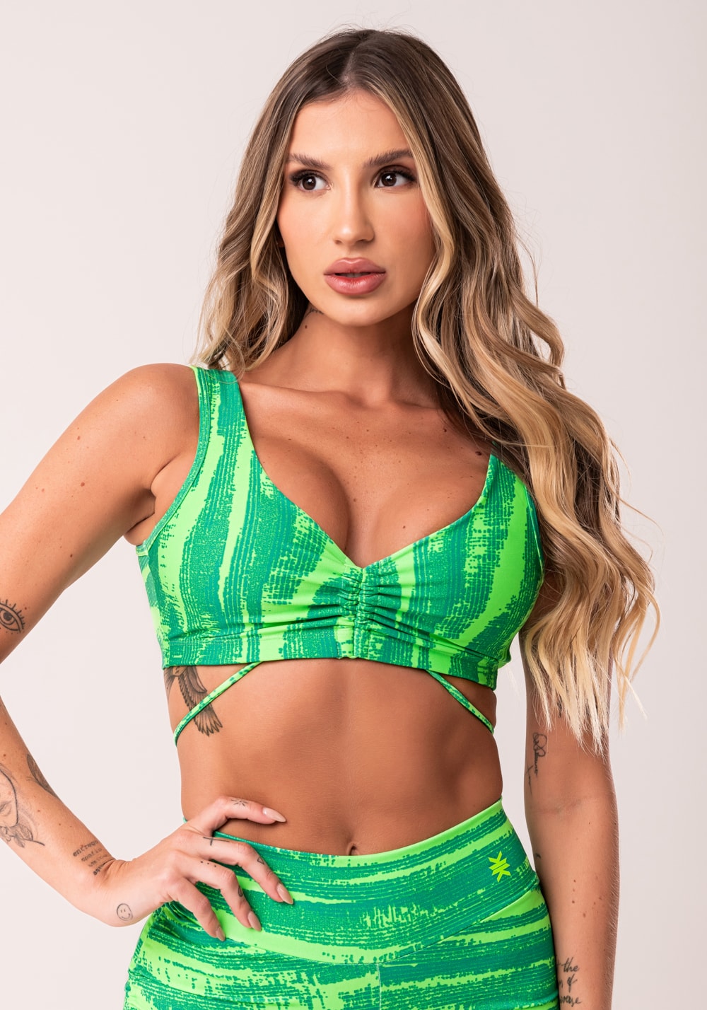 Top fitness feminino verde com franzido estampado disruption euphoria