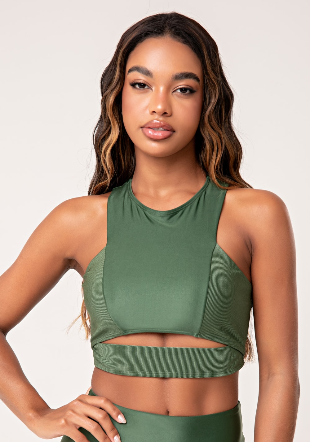 Top fitness feminino verde cut-out com detalhe canelado lush