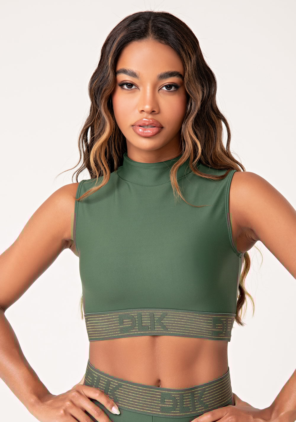 Top fitness feminino verde gola alta com elástico dlk lurex lush