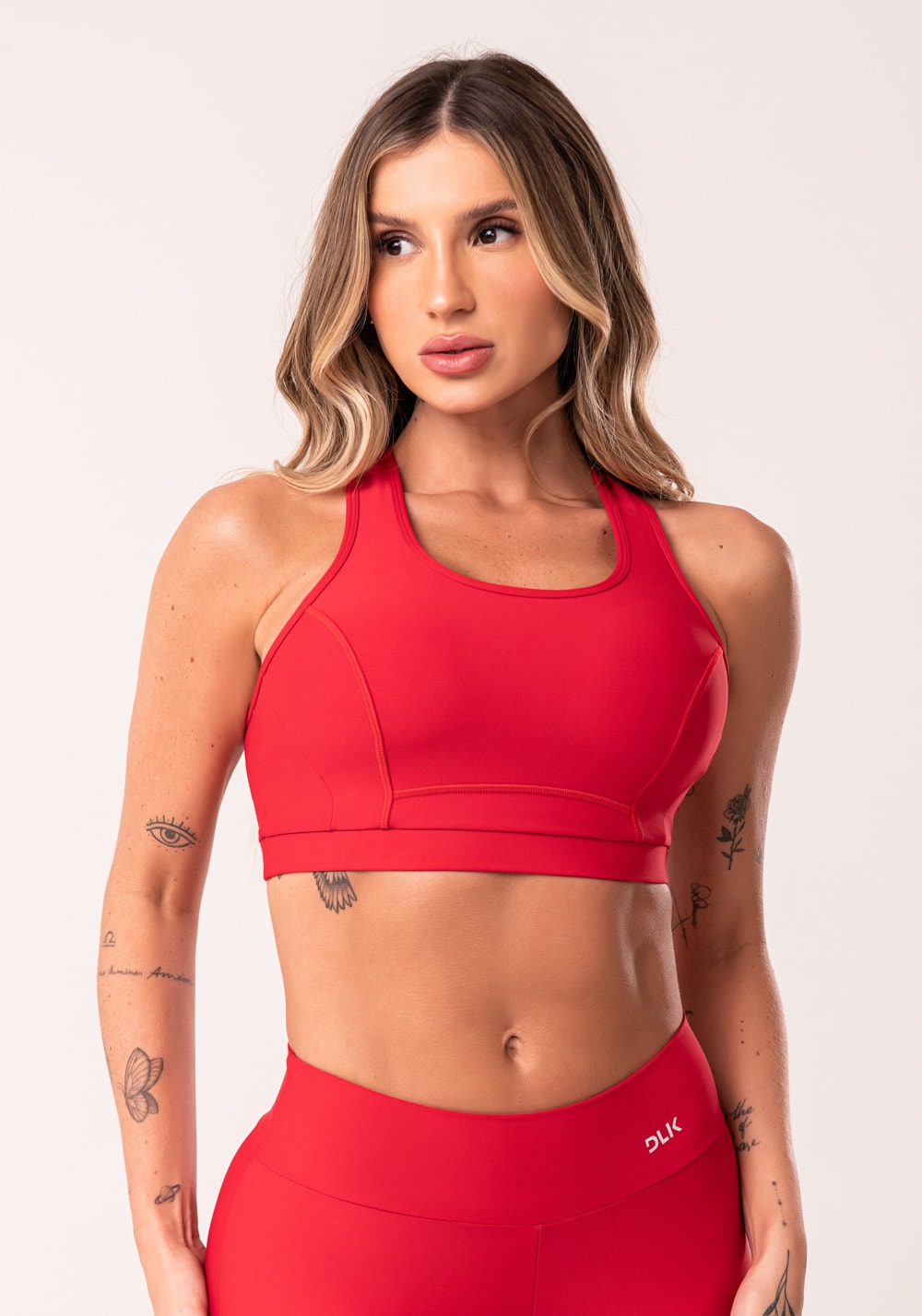 Top fitness vermelho cruzado com bojo removível dlk