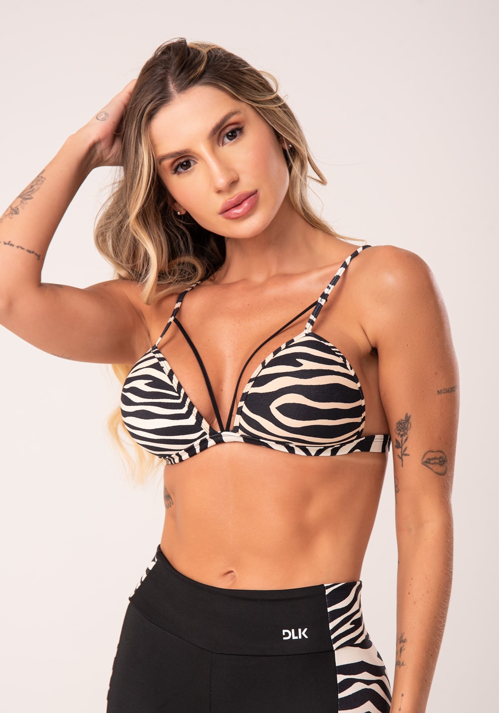 Top fitness wild com bojo e tiras estampado zebra bege dlk